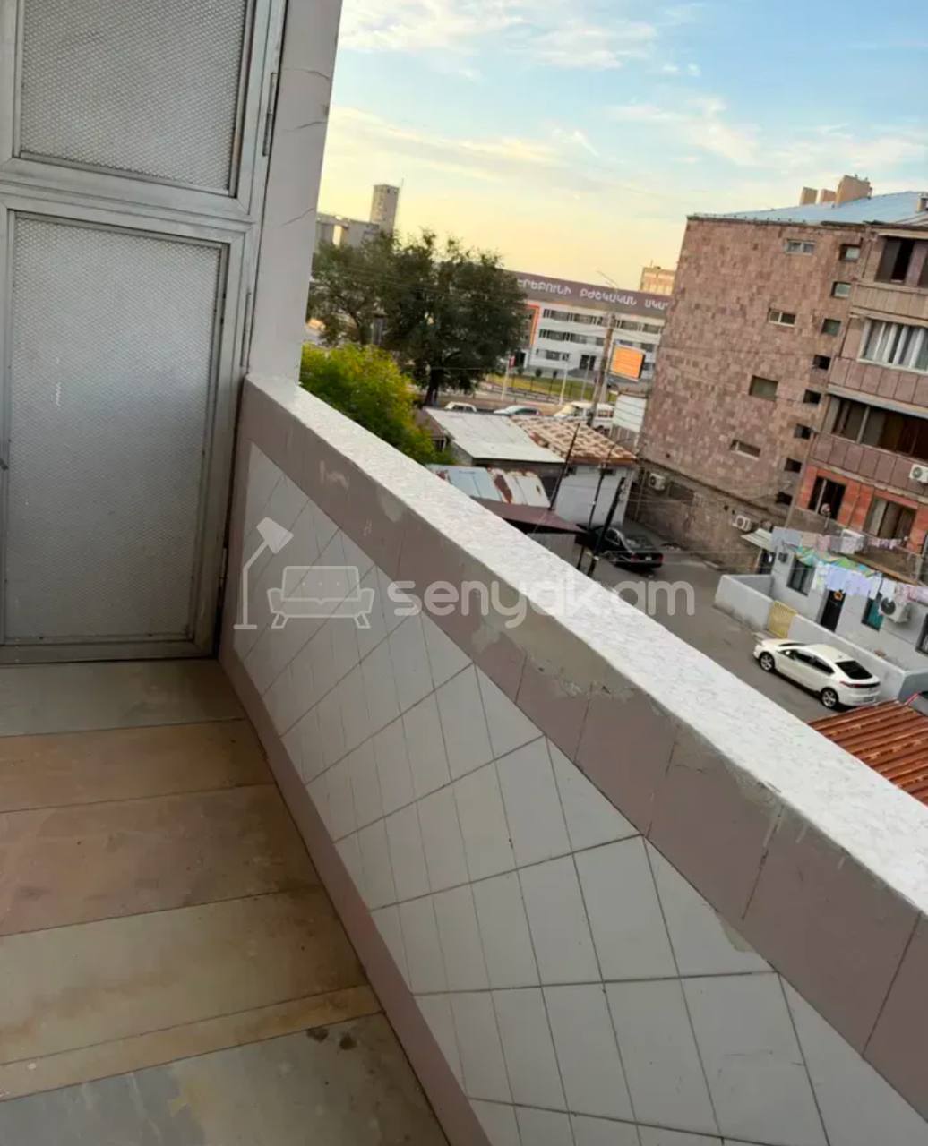 3 Սենյականոց Բնակարան Քարե Շենքում, 90քմ, 4/5 հարկ, Կապիտալ Վերանորոգված, Կահավորված, Արևկող