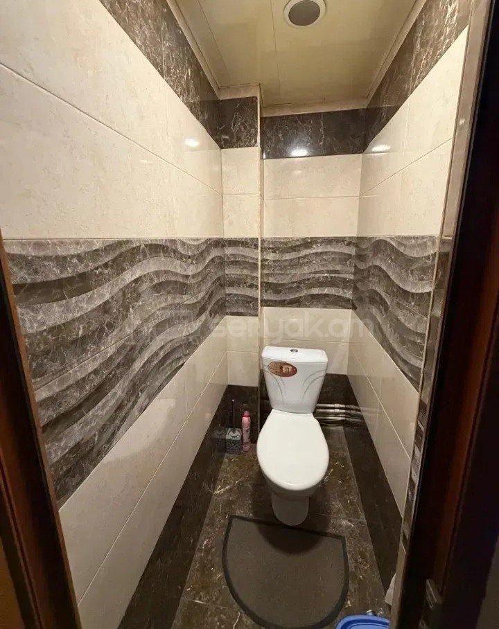 3 Սենյականոց Բնակարան Քարե Շենքում, 72քմ, 1/5 հարկ, Կապիտալ Վերանորոգված