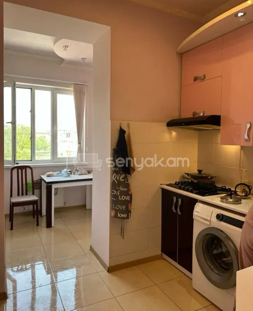 3 Սենյականոց Բնակարան Քարե Շենքում, 84քմ, 5/5 հարկ, Կապիտալ Վերանորոգված, Կահավորված