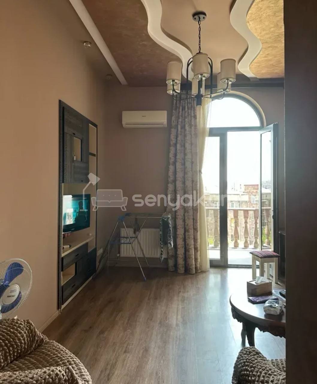 3 Սենյականոց Բնակարան Քարե Շենքում, 84քմ, 5/5 հարկ, Կապիտալ Վերանորոգված, Կահավորված