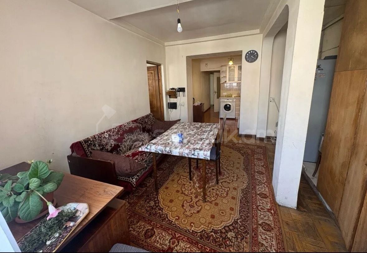 4 Սենյականոց Բնակարան Քարե Շենքում, 90քմ, 4/5 հարկ, Կոսմետիկ Վերանորոգված