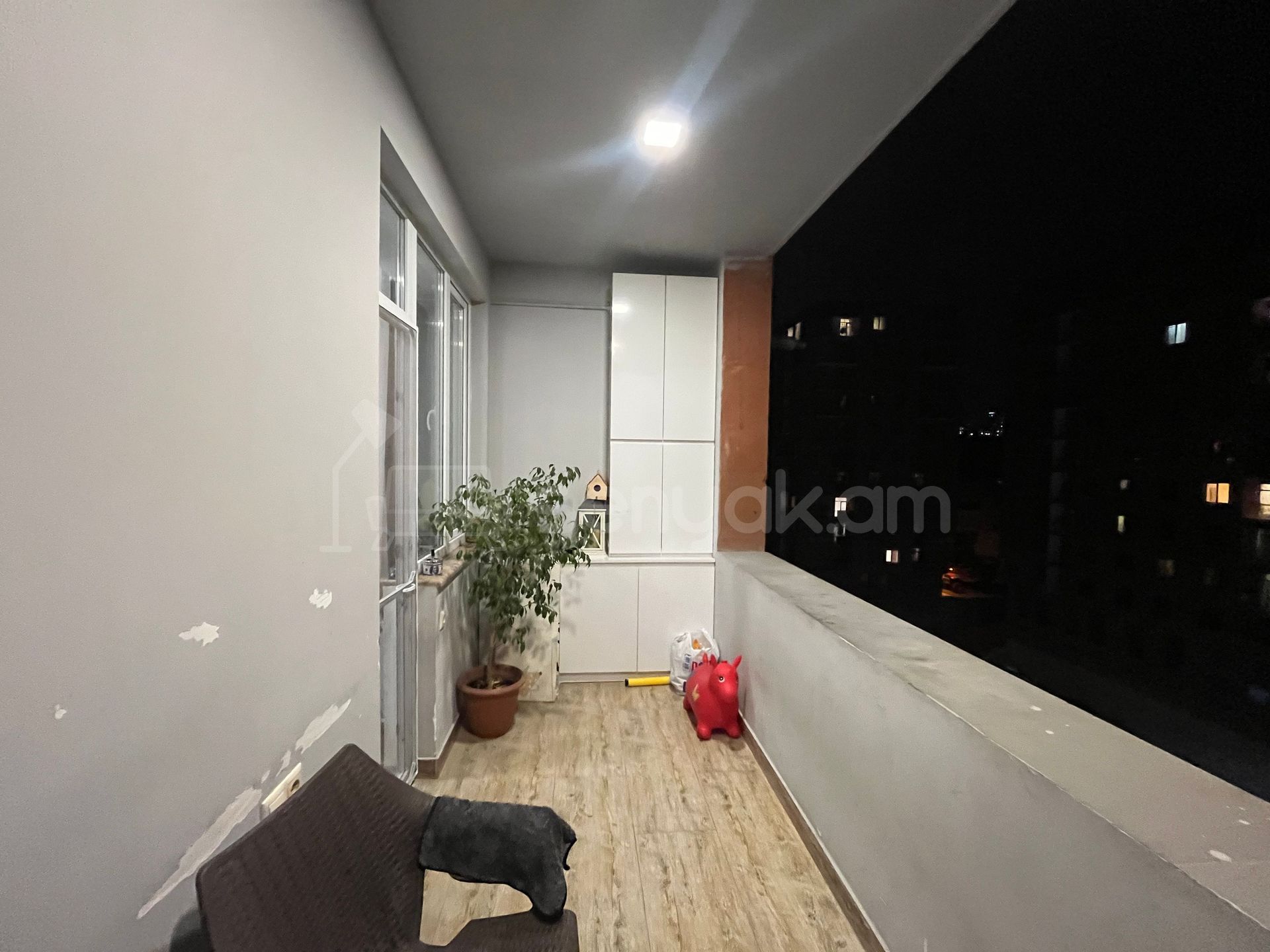 2 Սենյականոց Բնակարան Նորակառույցում, 55քմ, 8/11 հարկ, Կապիտալ Վերանորոգված