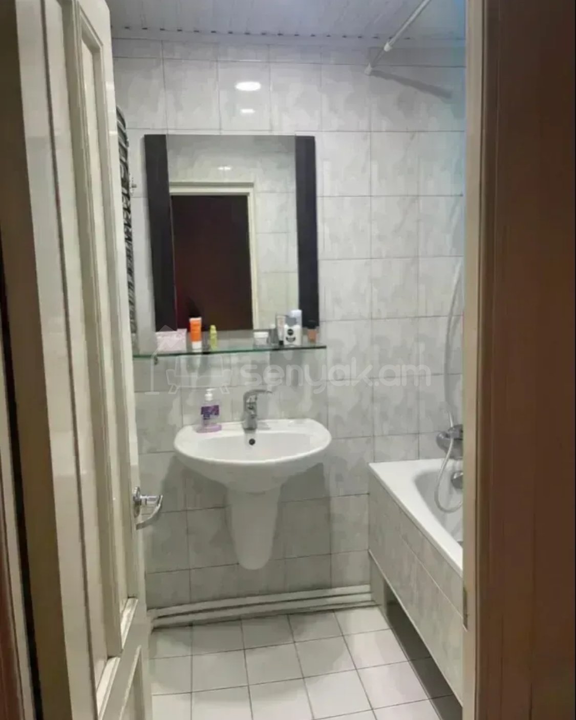 3 Սենյականոց Բնակարան Քարե Շենքում, 78քմ, 5/5 հարկ, Կապիտալ Վերանորոգված, Կահավորված, Արևկող
