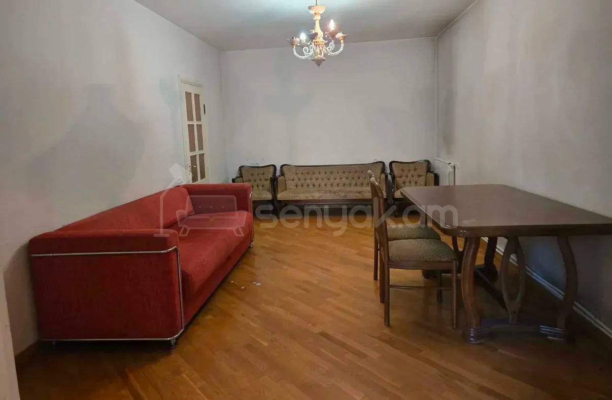 4 Սենյականոց Բնակարան, 94քմ, 2/9 հարկ, Նորմալ Վիճակում
