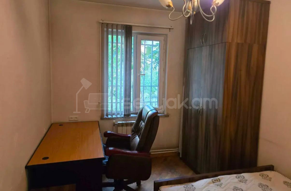 4 Սենյականոց Բնակարան, 94քմ, 2/9 հարկ, Նորմալ Վիճակում