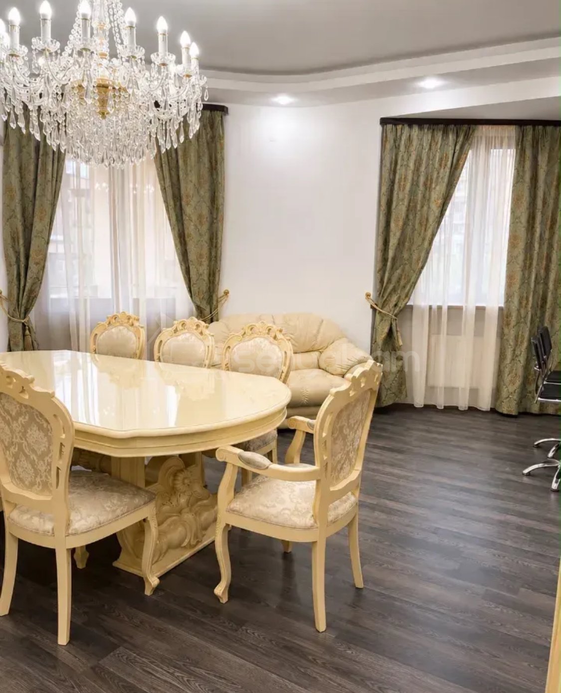 4 Սենյականոց Բնակարան Նորակառույցում, 170քմ, 5/13 հարկ, Կապիտալ Վերանորոգված, Կահավորված, Արևկող