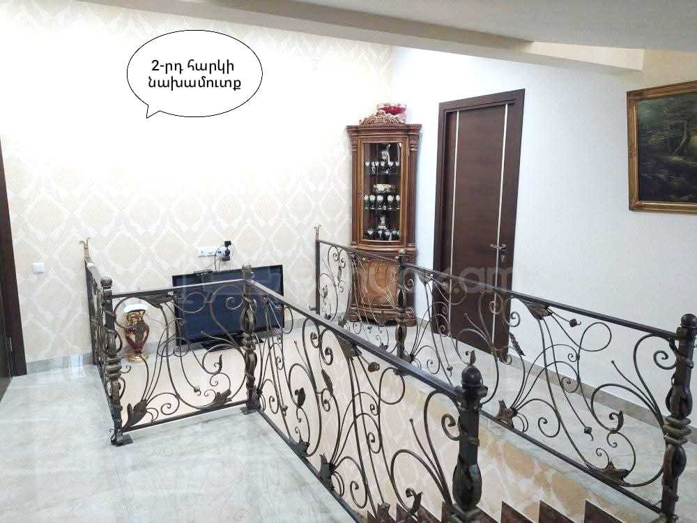 4 Սենյականոց Բնակարան Քարե Շենքում, 126քմ, 3/4 հարկ, Կապիտալ Վերանորոգված
