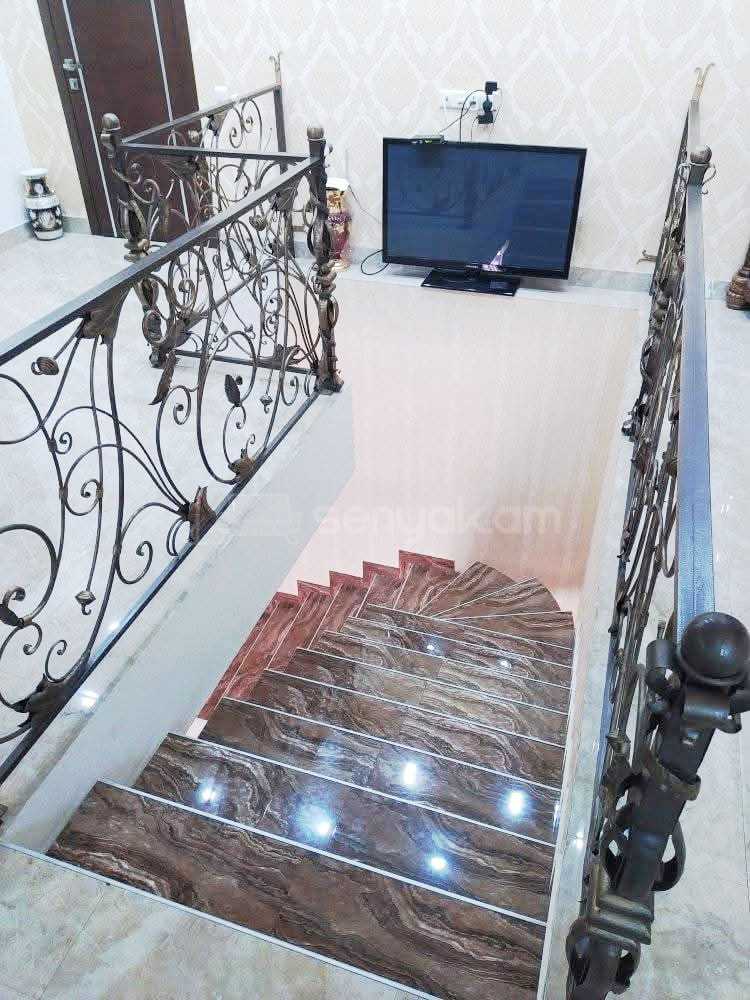4 Սենյականոց Բնակարան Քարե Շենքում, 126քմ, 3/4 հարկ, Կապիտալ Վերանորոգված