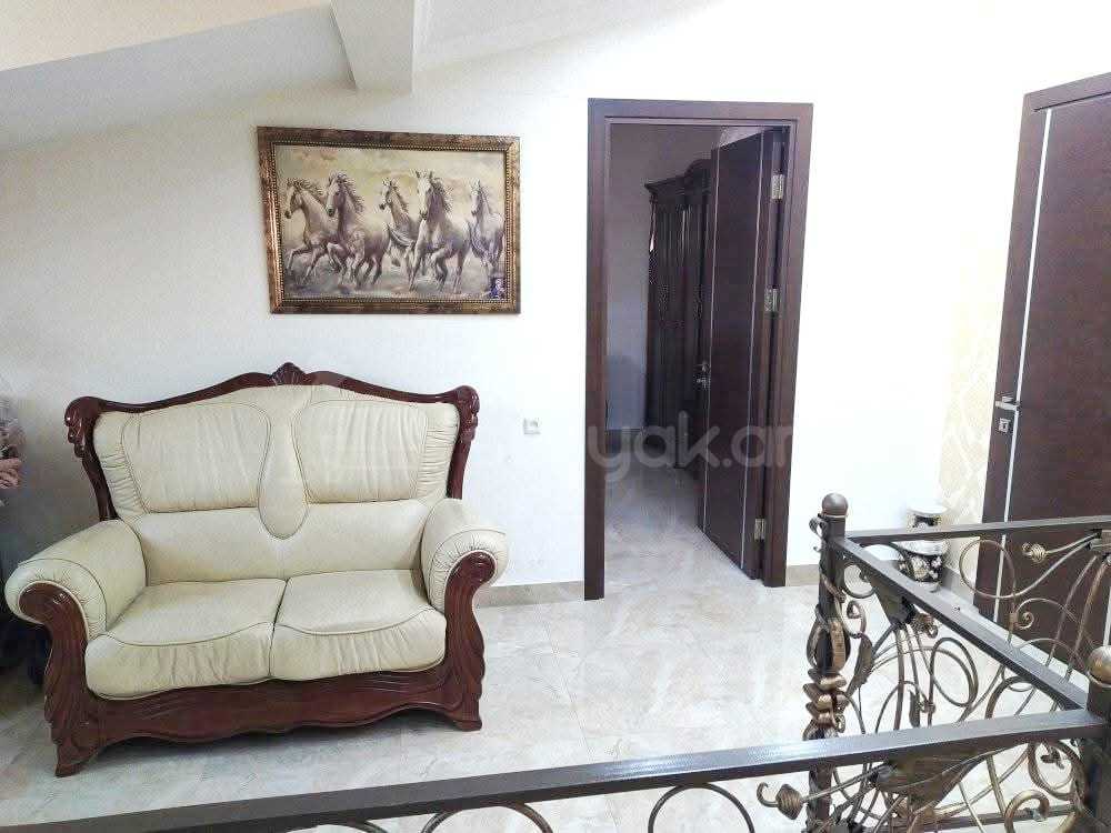 4 Սենյականոց Բնակարան Քարե Շենքում, 126քմ, 3/4 հարկ, Կապիտալ Վերանորոգված