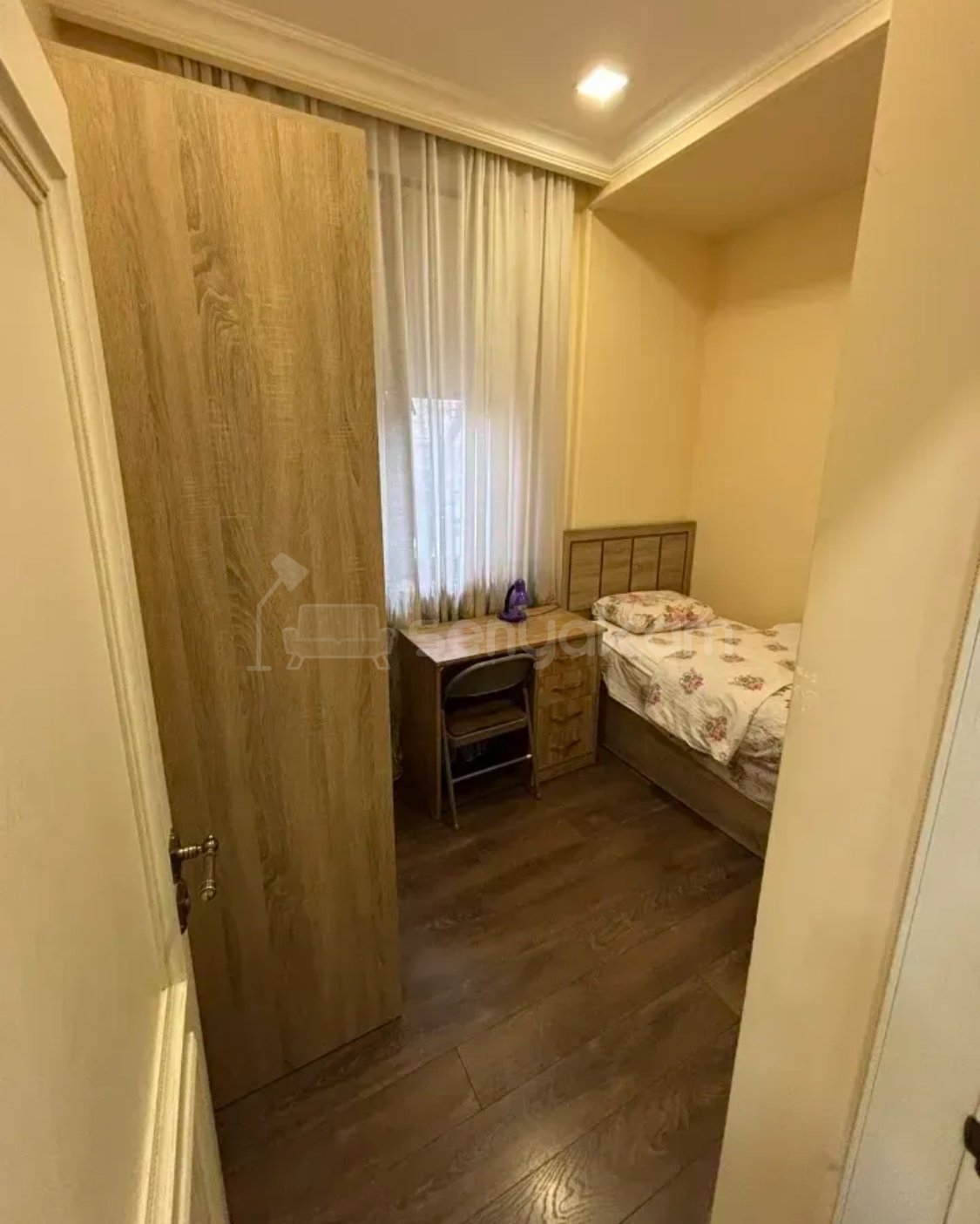 3 Սենյականոց Բնակարան Քարե Շենքում, 87քմ, 2/3 հարկ, Կապիտալ Վերանորոգված, Կահավորված
