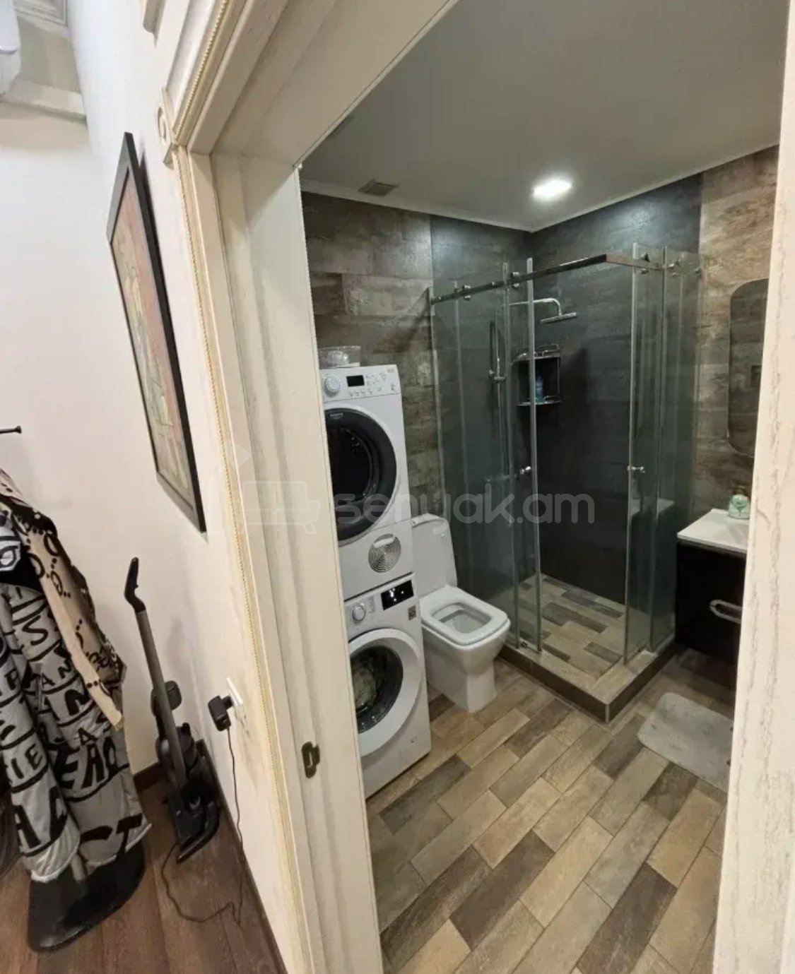 3 Սենյականոց Բնակարան Քարե Շենքում, 87քմ, 2/3 հարկ, Կապիտալ Վերանորոգված, Կահավորված
