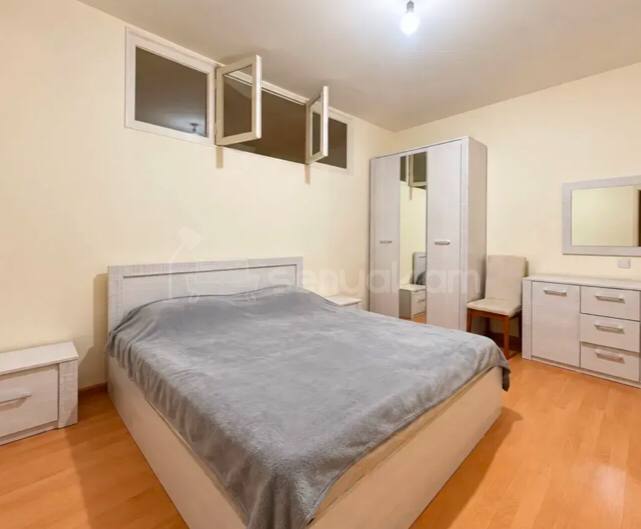 2 Սենյականոց Բնակարան Քարե Շենքում, 71քմ, 4/5 հարկ, Կոսմետիկ Վերանորոգված