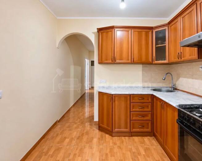 2 Սենյականոց Բնակարան Քարե Շենքում, 71քմ, 4/5 հարկ, Կոսմետիկ Վերանորոգված