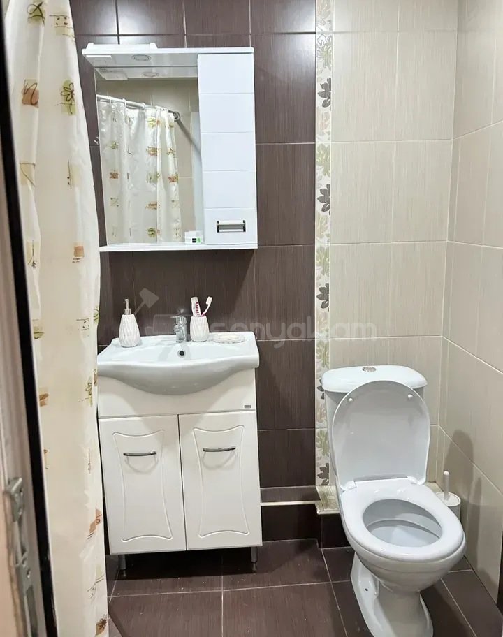 1 Սենյականոց Բնակարան Քարե Շենքում, 43քմ, 8/9 հարկ, Կապիտալ Վերանորոգված, Կահավորված