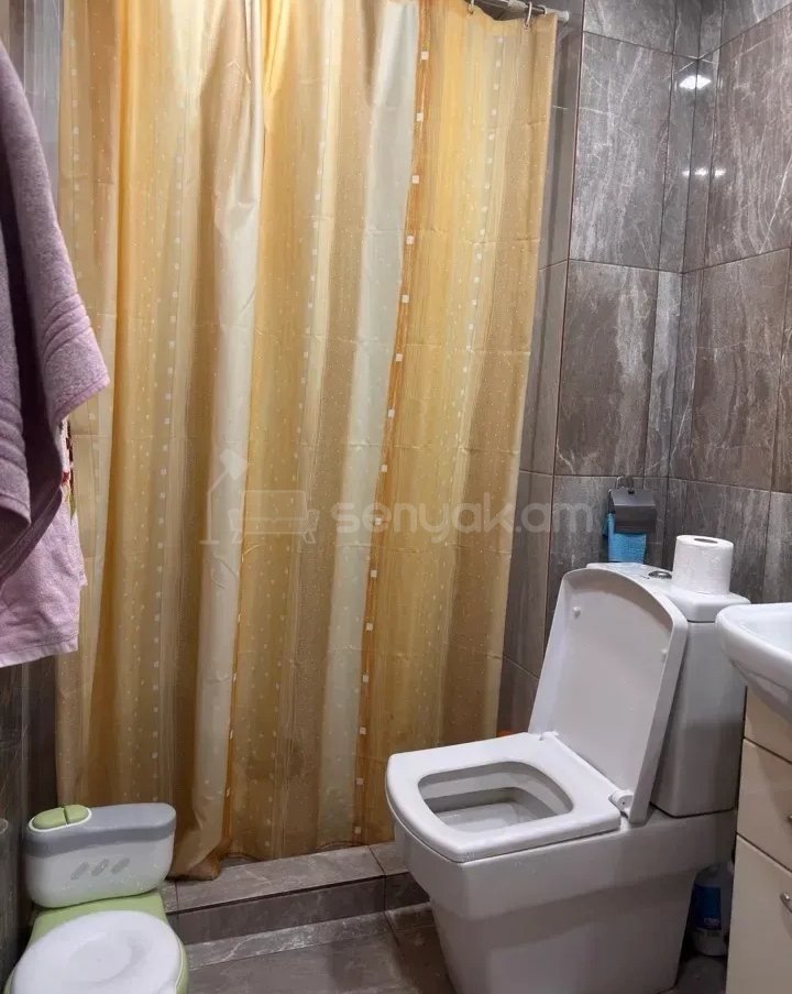 2 Սենյականոց Բնակարան Քարե Շենքում, 58քմ, 4/5 հարկ, Կապիտալ Վերանորոգված