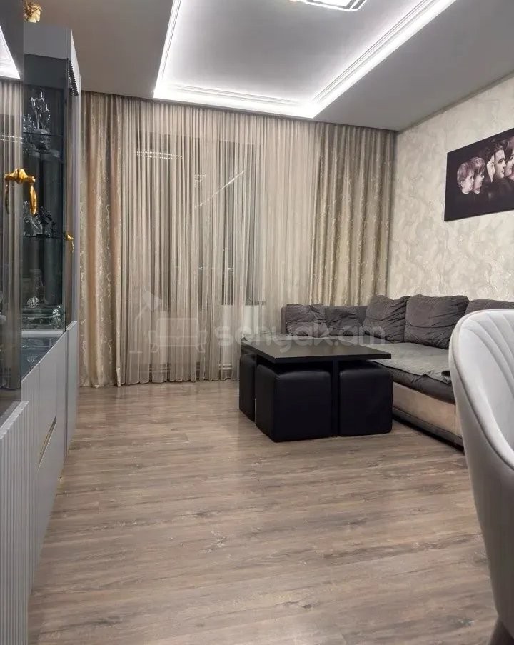 2 Սենյականոց Բնակարան Քարե Շենքում, 58քմ, 4/5 հարկ, Կապիտալ Վերանորոգված