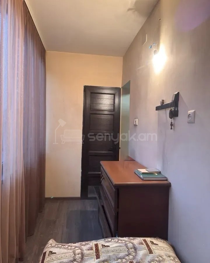 2 Սենյականոց Բնակարան Քարե Շենքում, 58քմ, 4/5 հարկ, Կապիտալ Վերանորոգված