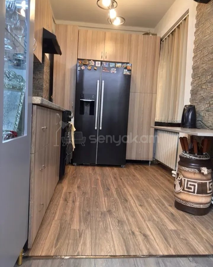 2 Սենյականոց Բնակարան Քարե Շենքում, 58քմ, 4/5 հարկ, Կապիտալ Վերանորոգված