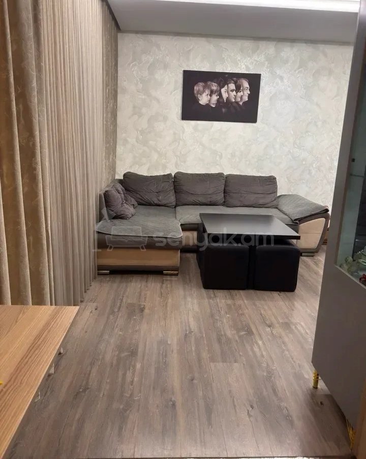 2 Սենյականոց Բնակարան Քարե Շենքում, 58քմ, 4/5 հարկ, Կապիտալ Վերանորոգված