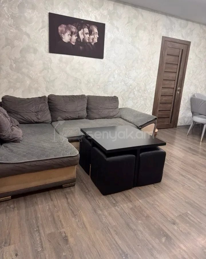 2 Սենյականոց Բնակարան Քարե Շենքում, 58քմ, 4/5 հարկ, Կապիտալ Վերանորոգված