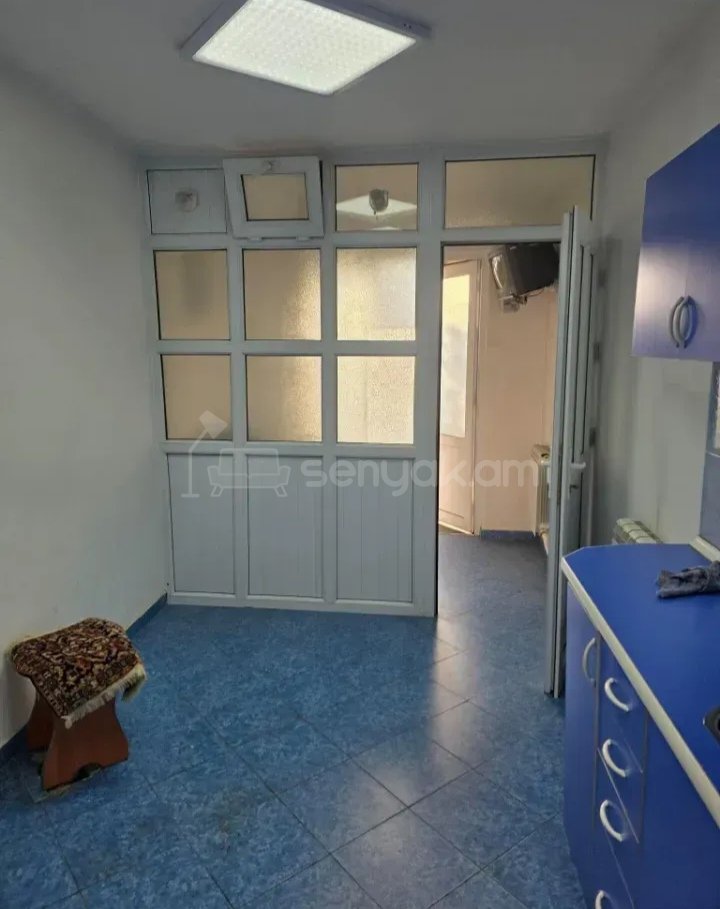2 Սենյականոց Բնակարան Քարե Շենքում, 55քմ, 1/5 հարկ, Նորմալ Վիճակում, Կահավորված
