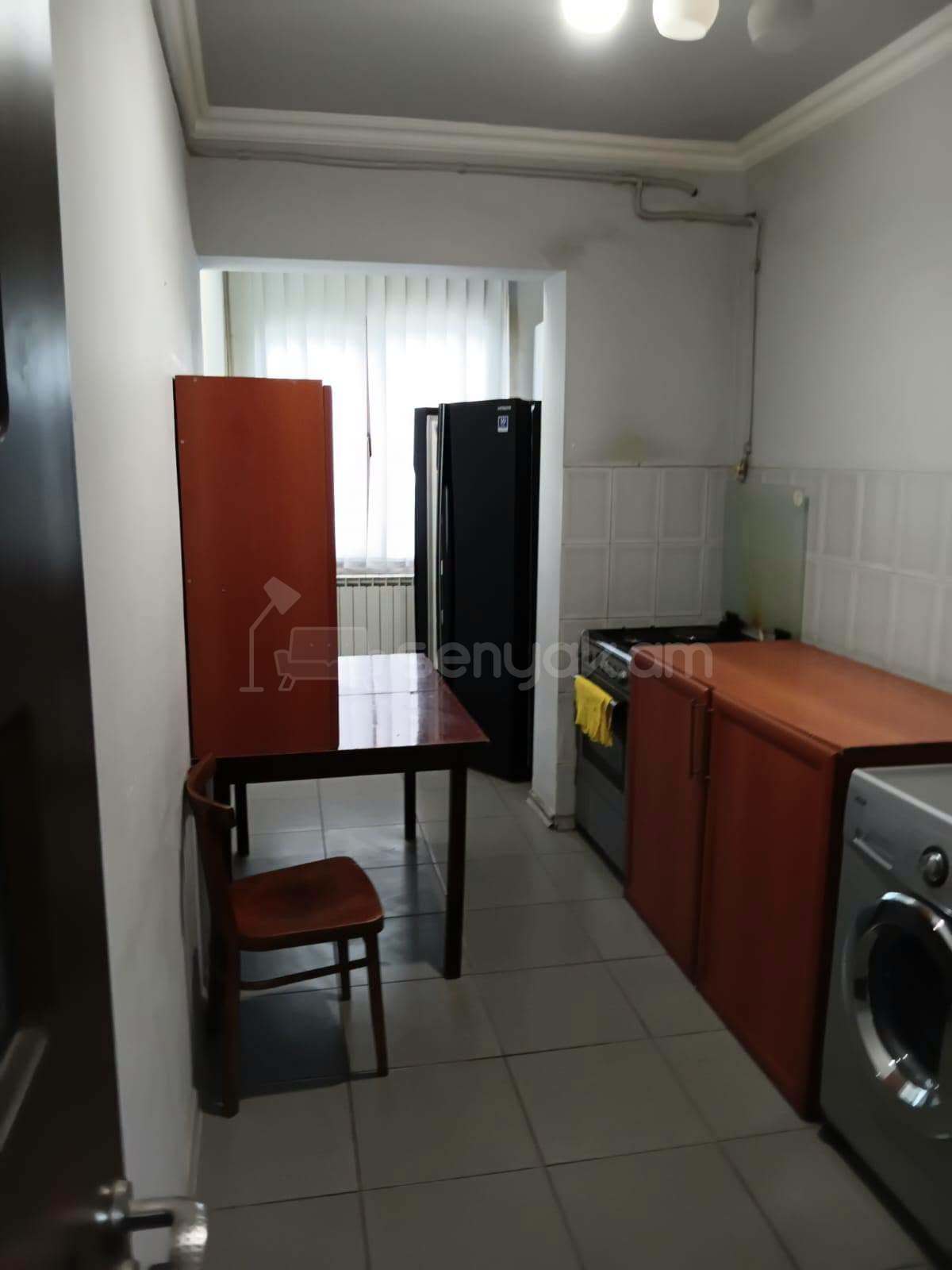 3 Սենյականոց Բնակարան, 70քմ, 8/9 հարկ, Նորմալ Վիճակում, Կահավորված