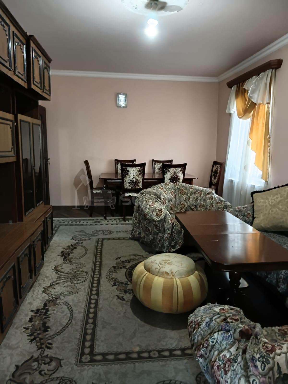 3 Սենյականոց Բնակարան, 70քմ, 8/9 հարկ, Նորմալ Վիճակում, Կահավորված