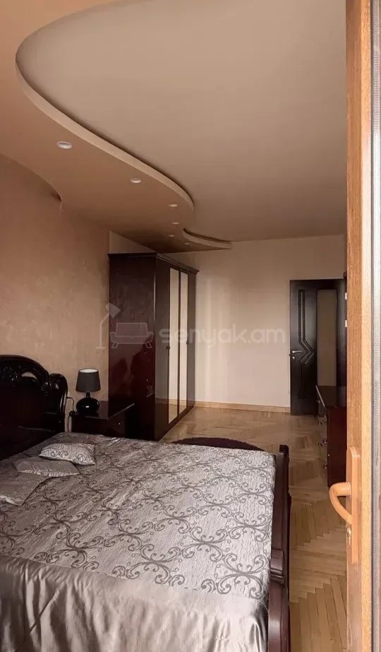 4 Սենյականոց Բնակարան, 85քմ, 7/9 հարկ, Նորմալ Վիճակում, Կահավորված, Արևկող