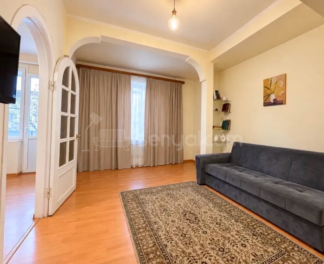3 Սենյականոց Բնակարան Քարե Շենքում, 71քմ, 4/5 հարկ, Կապիտալ Վերանորոգված