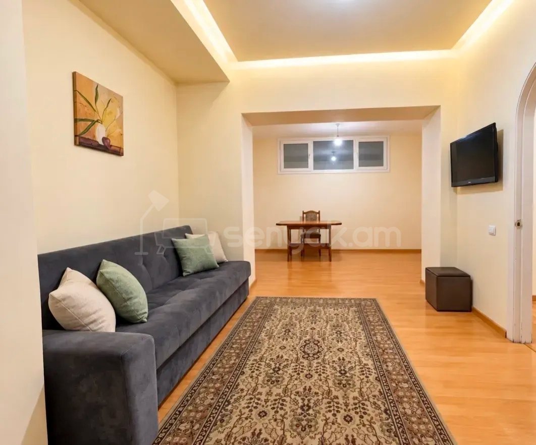 3 Սենյականոց Բնակարան Քարե Շենքում, 71քմ, 4/5 հարկ, Կապիտալ Վերանորոգված
