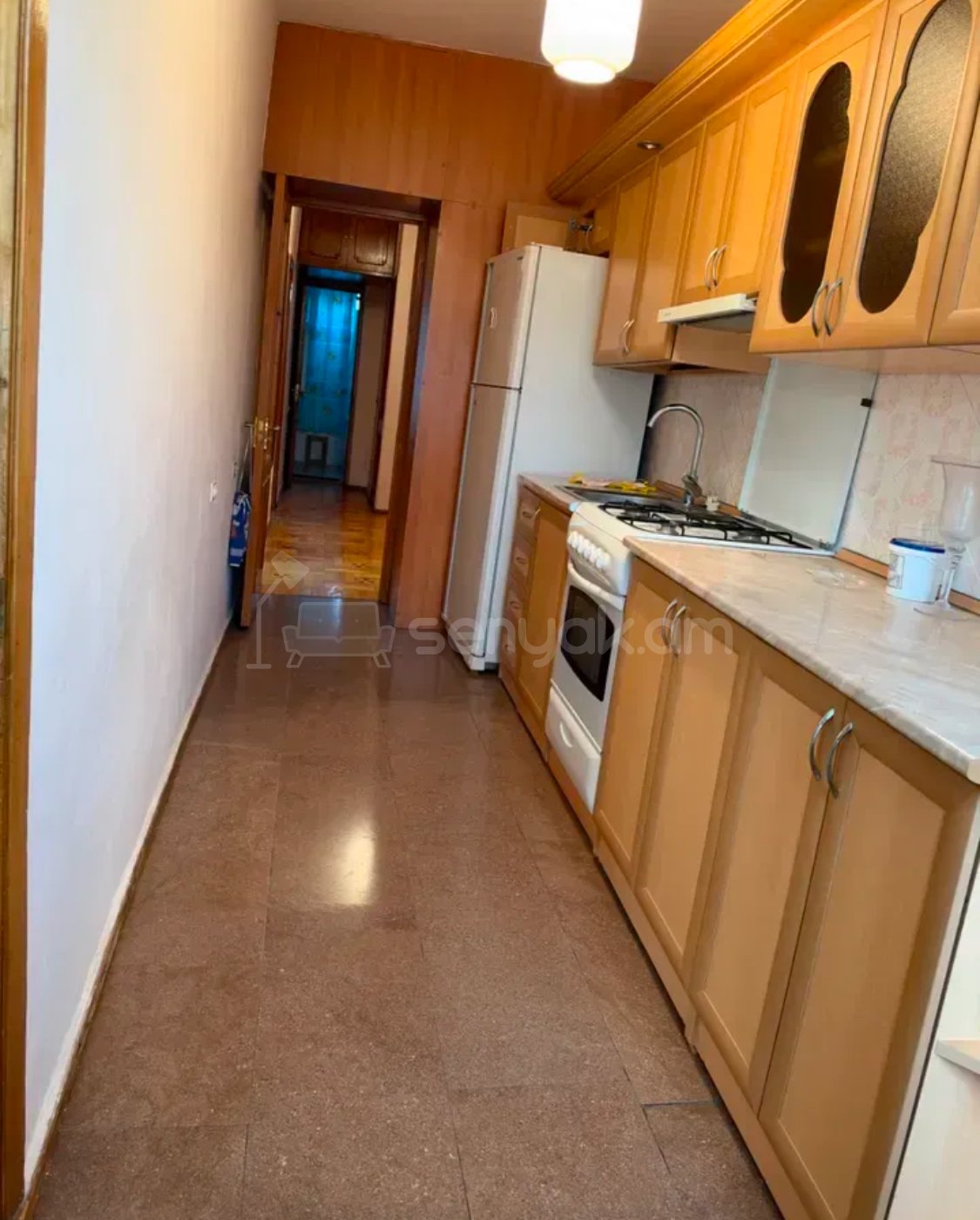3 Սենյականոց Բնակարան Քարե Շենքում, 90քմ, 4/5 հարկ, Նորմալ Վիճակում, Կահավորված, Արևկող