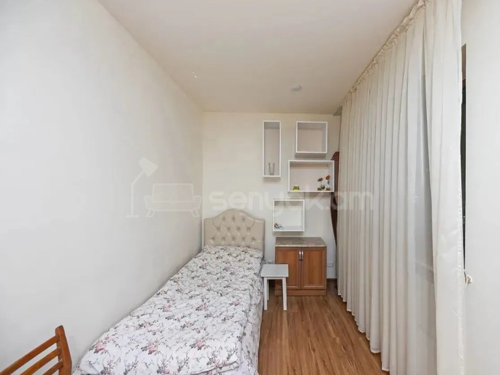 3 Սենյականոց Բնակարան Քարե Շենքում, 68քմ, 2/5 հարկ, Դիզայներական Վերանորոգված, Կահավորված