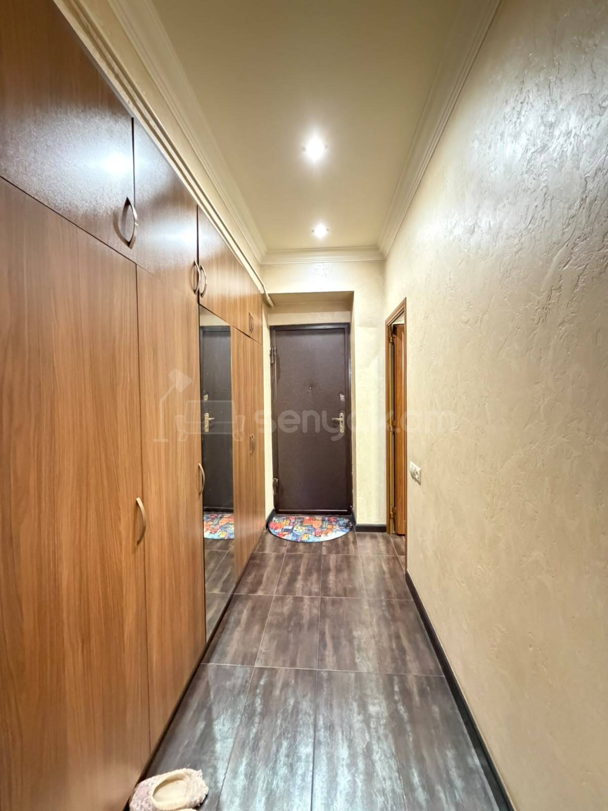2 Սենյականոց Բնակարան Քարե Շենքում, 49քմ, 1/5 հարկ, Կապիտալ Վերանորոգված