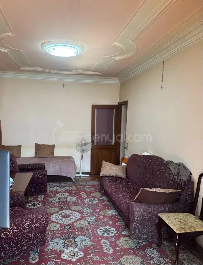 3 Սենյականոց Բնակարան Քարե Շենքում, 75քմ, 5/5 հարկ, Կոսմետիկ Վերանորոգված