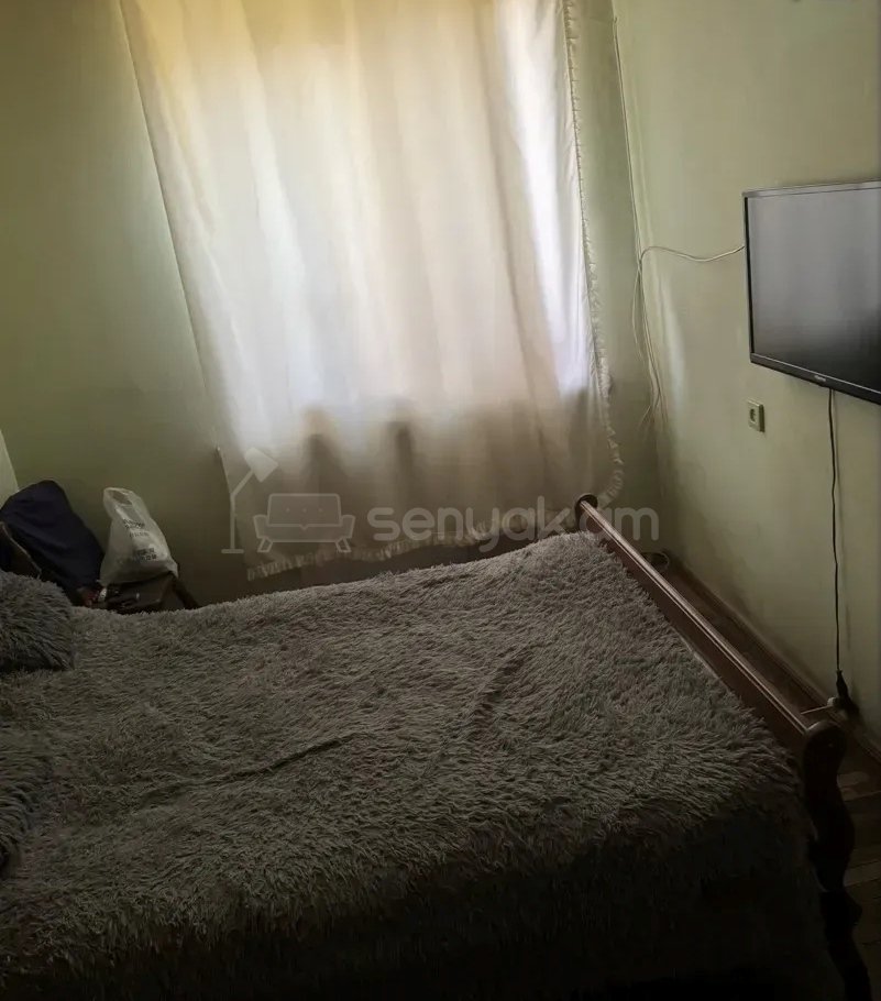 3 Սենյականոց Բնակարան Քարե Շենքում, 75քմ, 5/5 հարկ, Կոսմետիկ Վերանորոգված