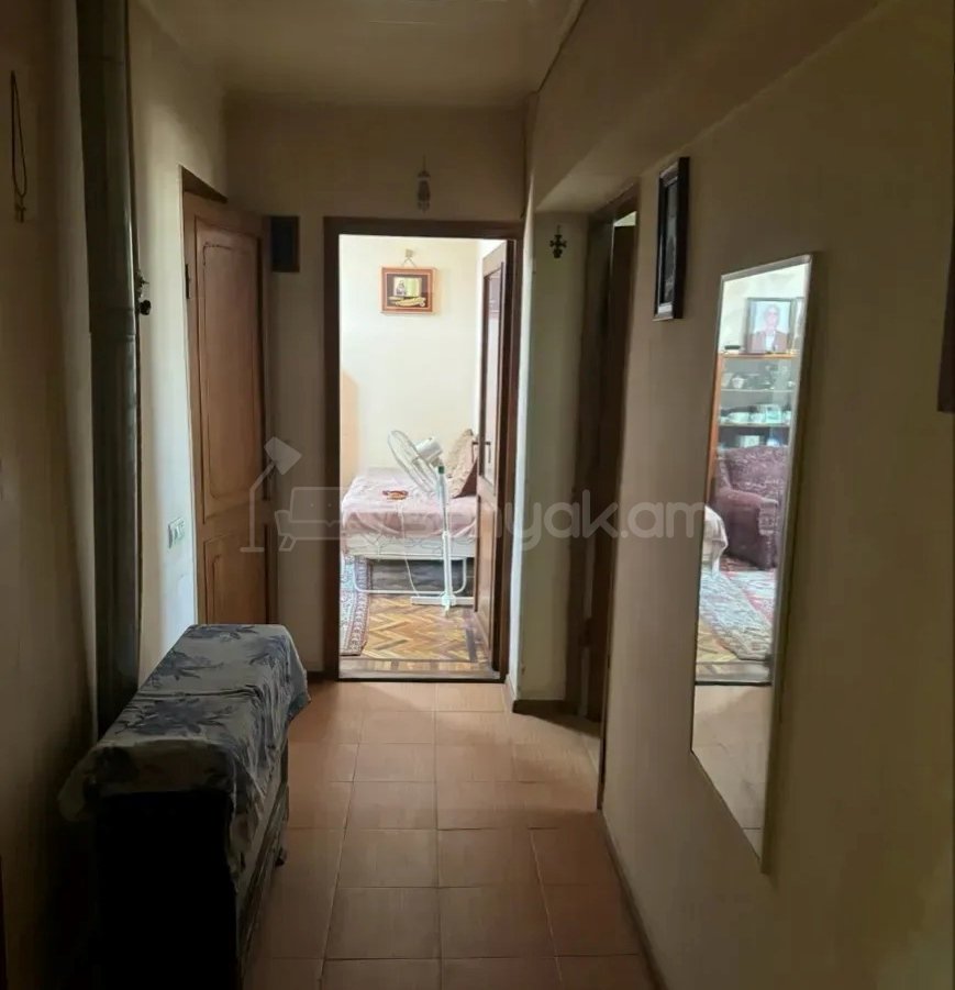 3 Սենյականոց Բնակարան Քարե Շենքում, 75քմ, 5/5 հարկ, Կոսմետիկ Վերանորոգված