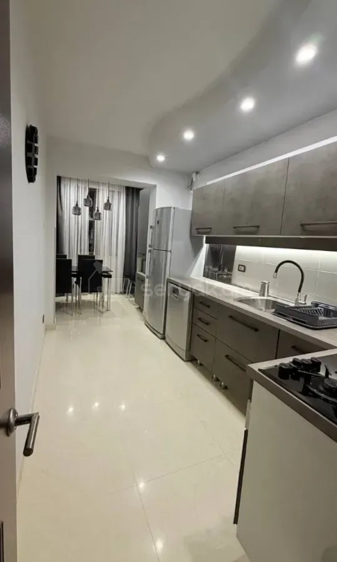 3 Սենյականոց Բնակարան, 82քմ, 7/9 հարկ, Կապիտալ Վերանորոգված, Կահավորված