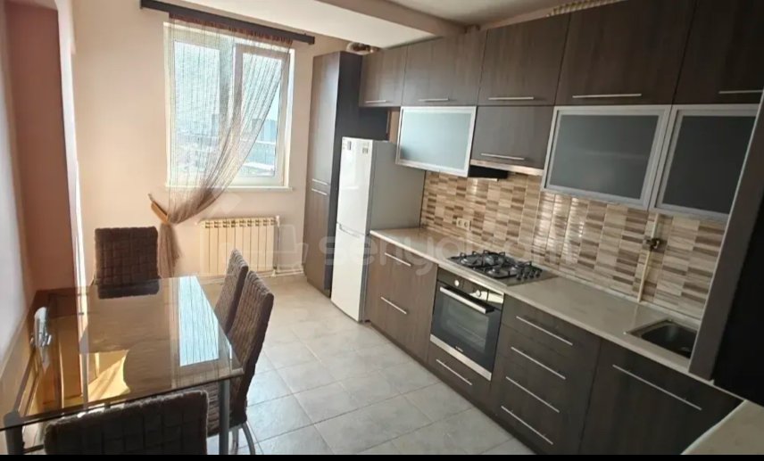 3 Սենյականոց Բնակարան, 95քմ, 10/13 հարկ, Կապիտալ Վերանորոգված, Կահավորված, Արևկող