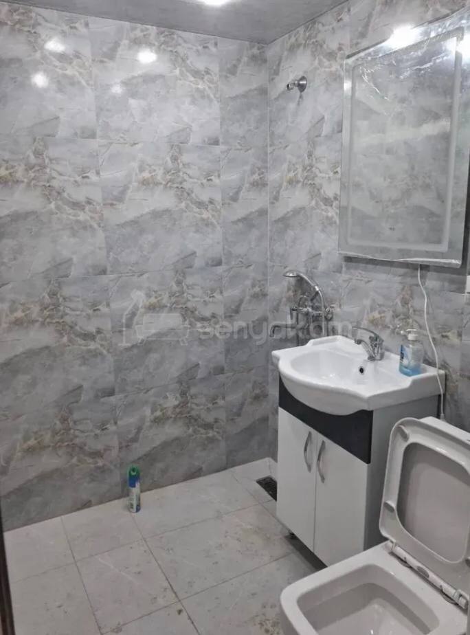 2 Սենյականոց Բնակարան Քարե Շենքում, 51քմ, 2/4 հարկ, Կոսմետիկ Վերանորոգված