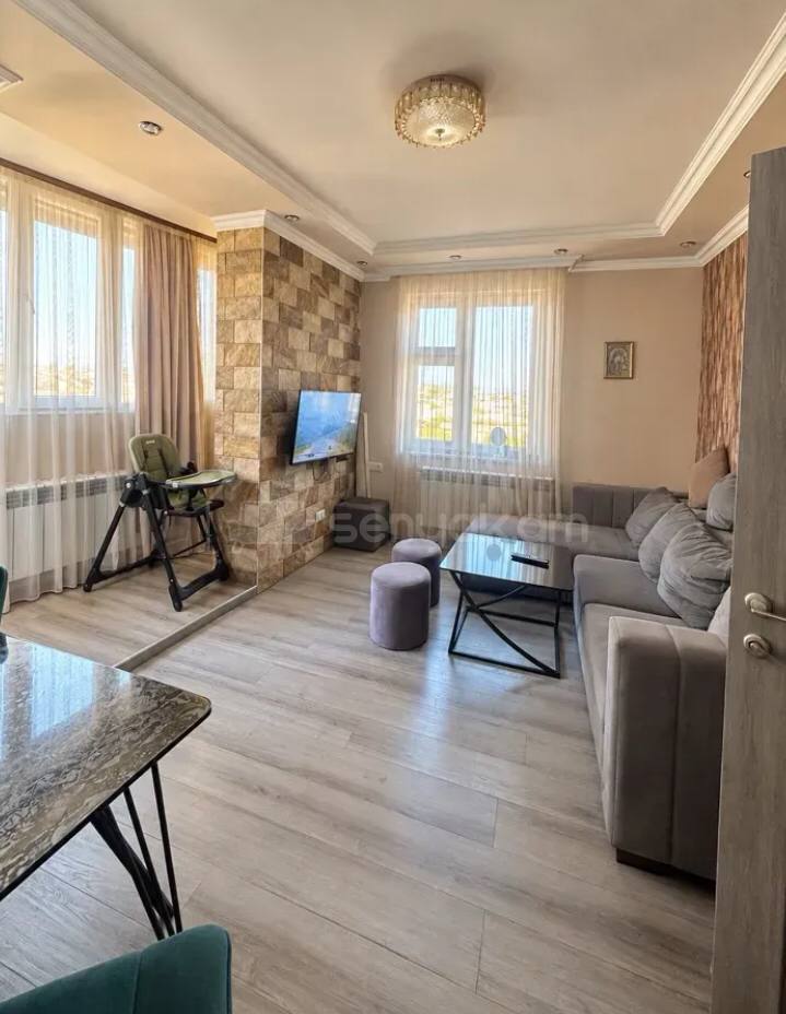 4 Սենյականոց Բնակարան Նորակառույցում, 74քմ, 10/16 հարկ, Կապիտալ Վերանորոգված