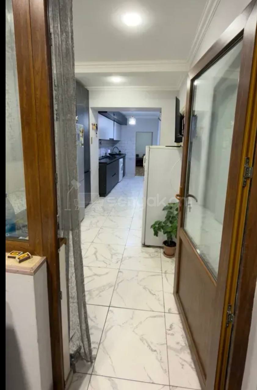 4 Սենյականոց Բնակարան Քարե Շենքում, 129քմ, 5/5 հարկ, Նորմալ Վիճակում