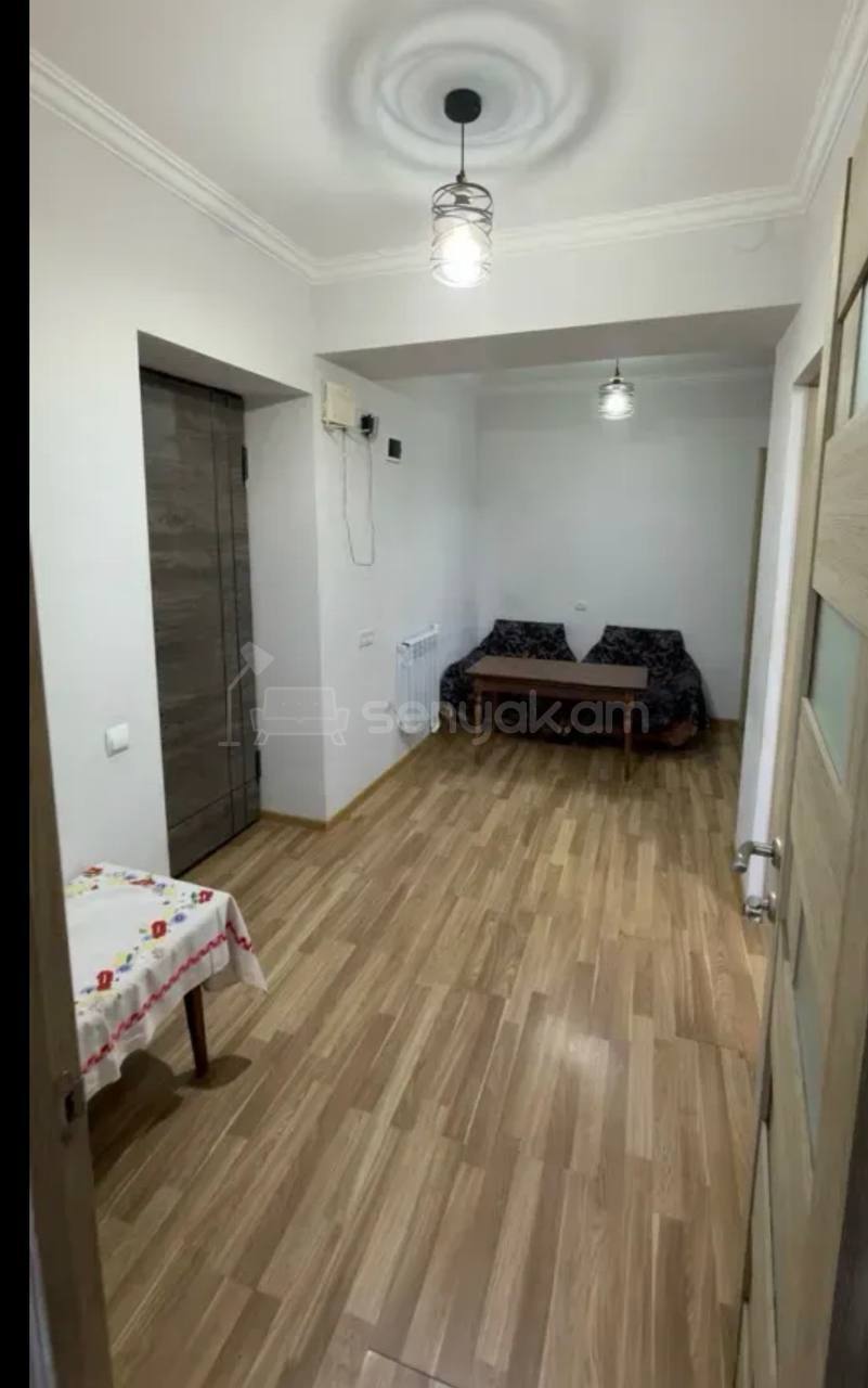 4 Սենյականոց Բնակարան Քարե Շենքում, 129քմ, 5/5 հարկ, Կապիտալ Վերանորոգված