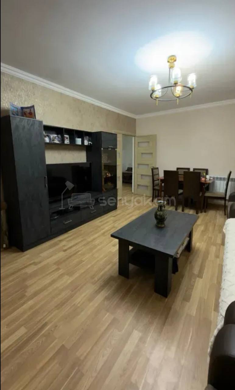 4 Սենյականոց Բնակարան Քարե Շենքում, 129քմ, 5/5 հարկ, Կապիտալ Վերանորոգված