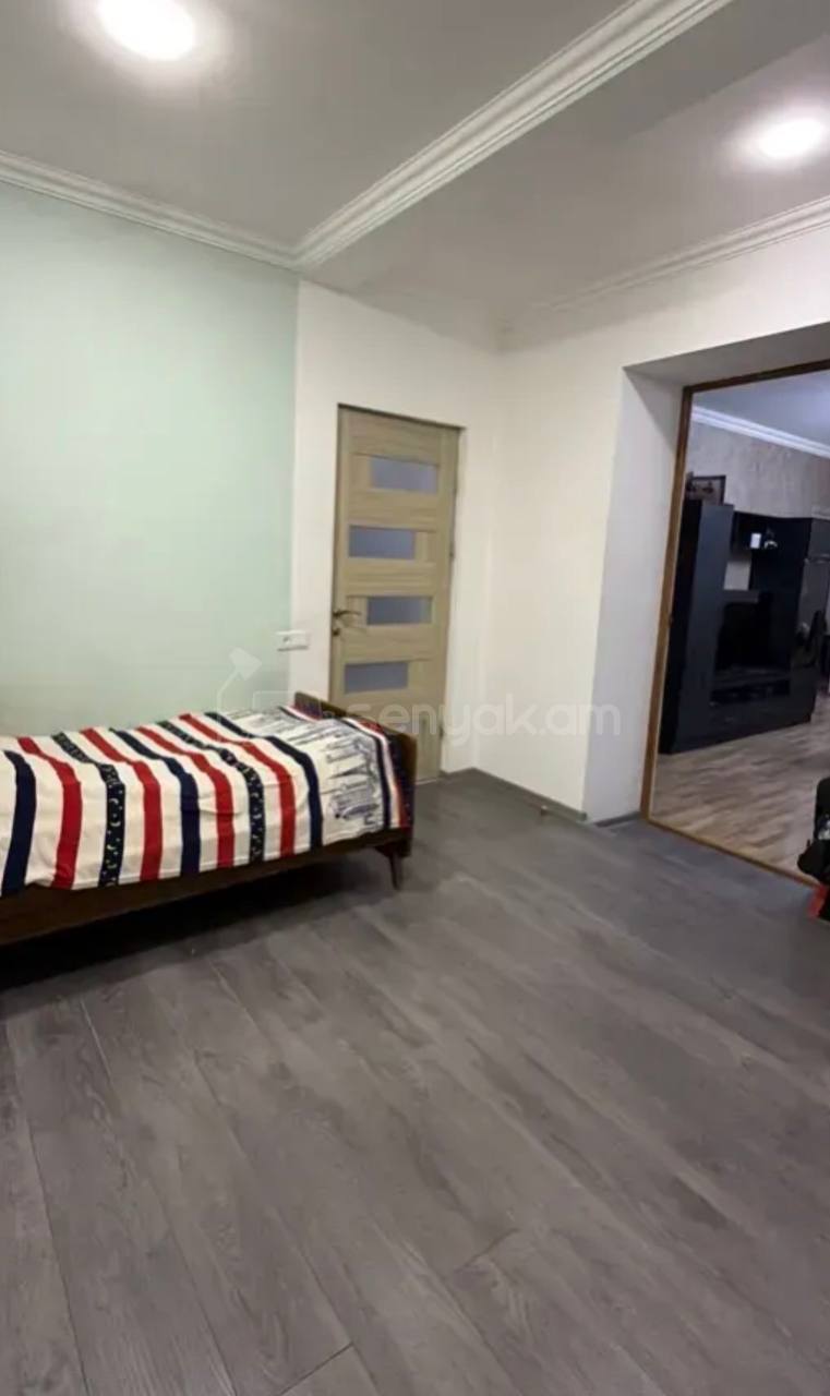 4 Սենյականոց Բնակարան Քարե Շենքում, 129քմ, 5/5 հարկ, Կապիտալ Վերանորոգված