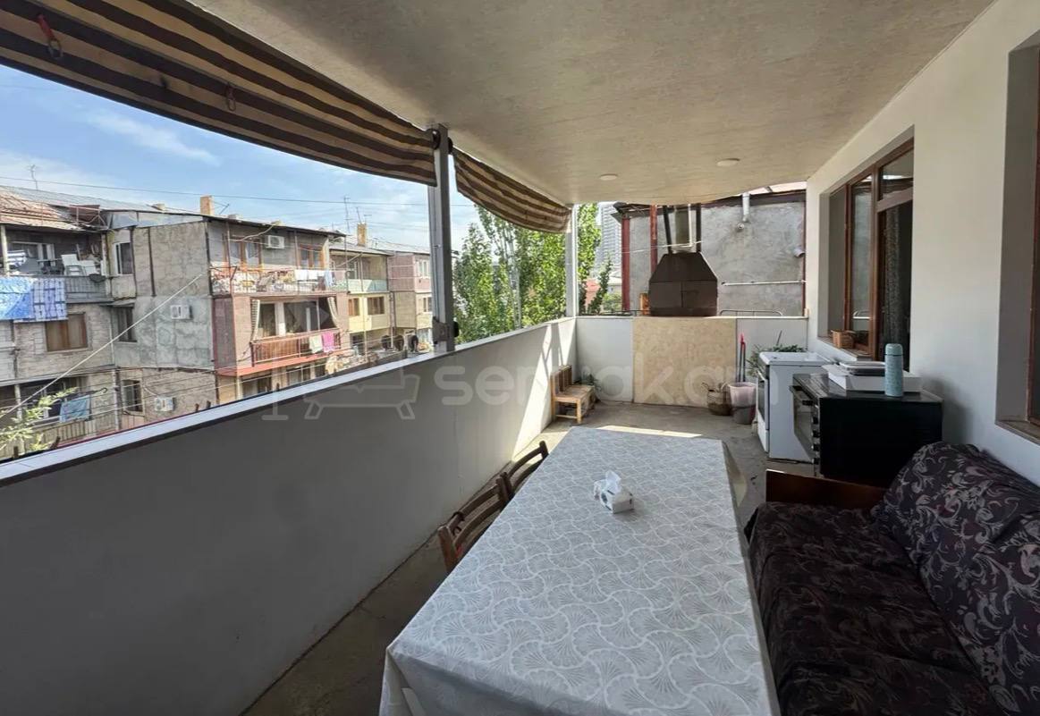 4 Սենյականոց Բնակարան Քարե Շենքում, 129քմ, 5/5 հարկ, Կապիտալ Վերանորոգված