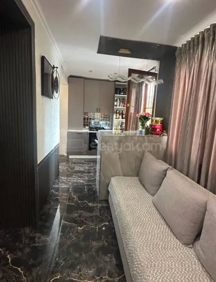 2 Սենյականոց Բնակարան Քարե Շենքում, 52քմ, 1/4 հարկ, Կապիտալ Վերանորոգված