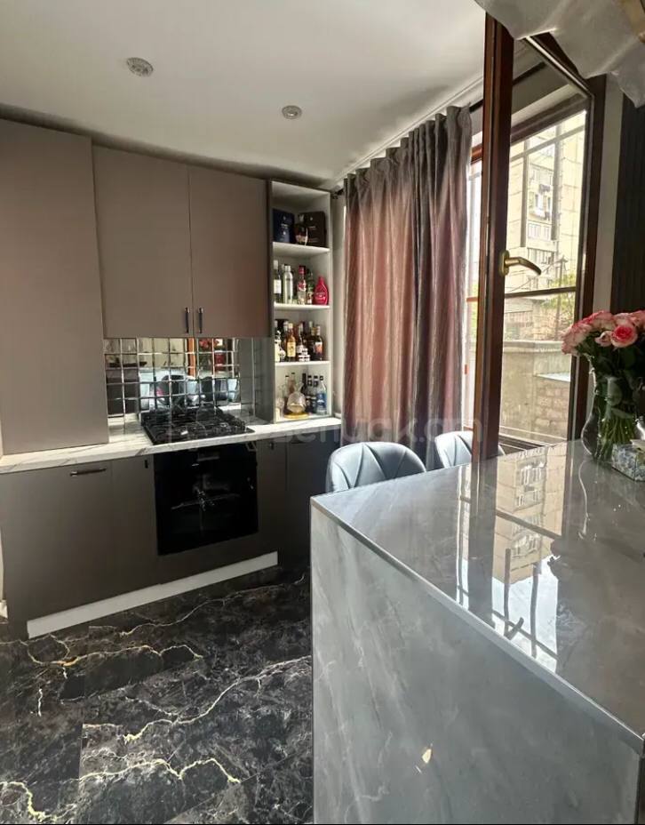 2 Սենյականոց Բնակարան, 52քմ, 1/4 հարկ, Կապիտալ Վերանորոգված