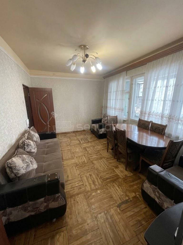 3 Սենյականոց Բնակարան, 73քմ, 5/9 հարկ, Նորմալ Վիճակում