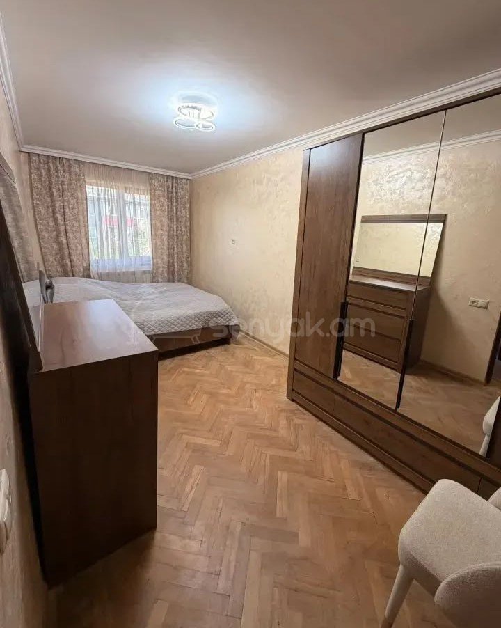 3 Սենյականոց Բնակարան Քարե Շենքում, 65քմ, 5/5 հարկ, Կապիտալ Վերանորոգված, Կահավորված, Արևկող