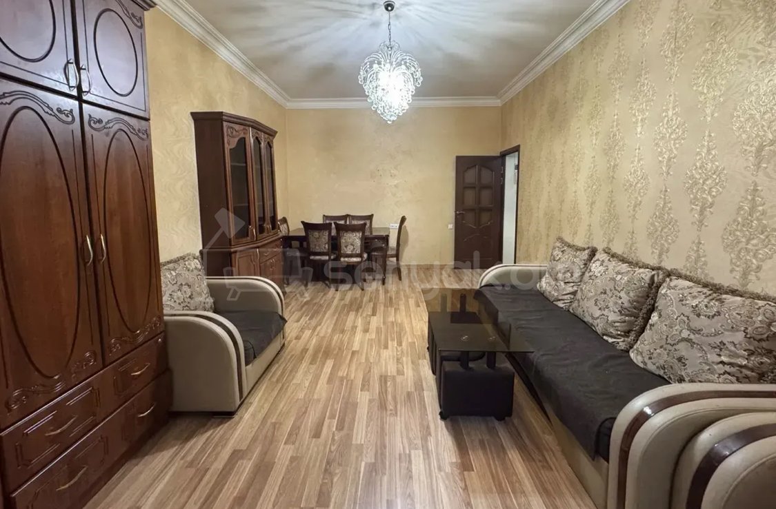 1 Սենյականոց Բնակարան Քարե Շենքում, 37քմ, 1/5 հարկ, Կապիտալ Վերանորոգված